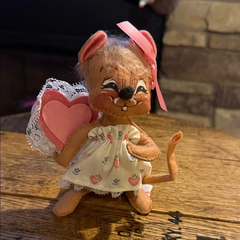 Vintage 1989 Sweetheart Mouse Girl